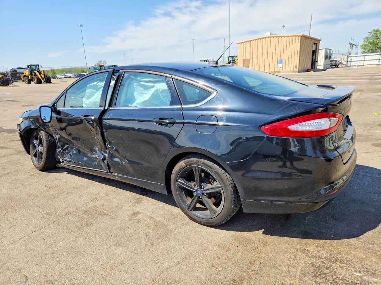 2016 Ford Fusion Se - Фото 2