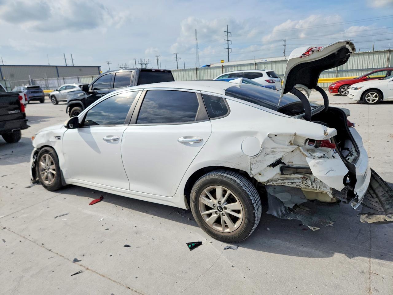 2016 Kia Optima - Image 2