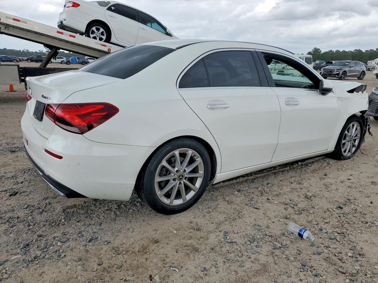 2019 Mercedes-Benz A 220 4Matic - Image 3