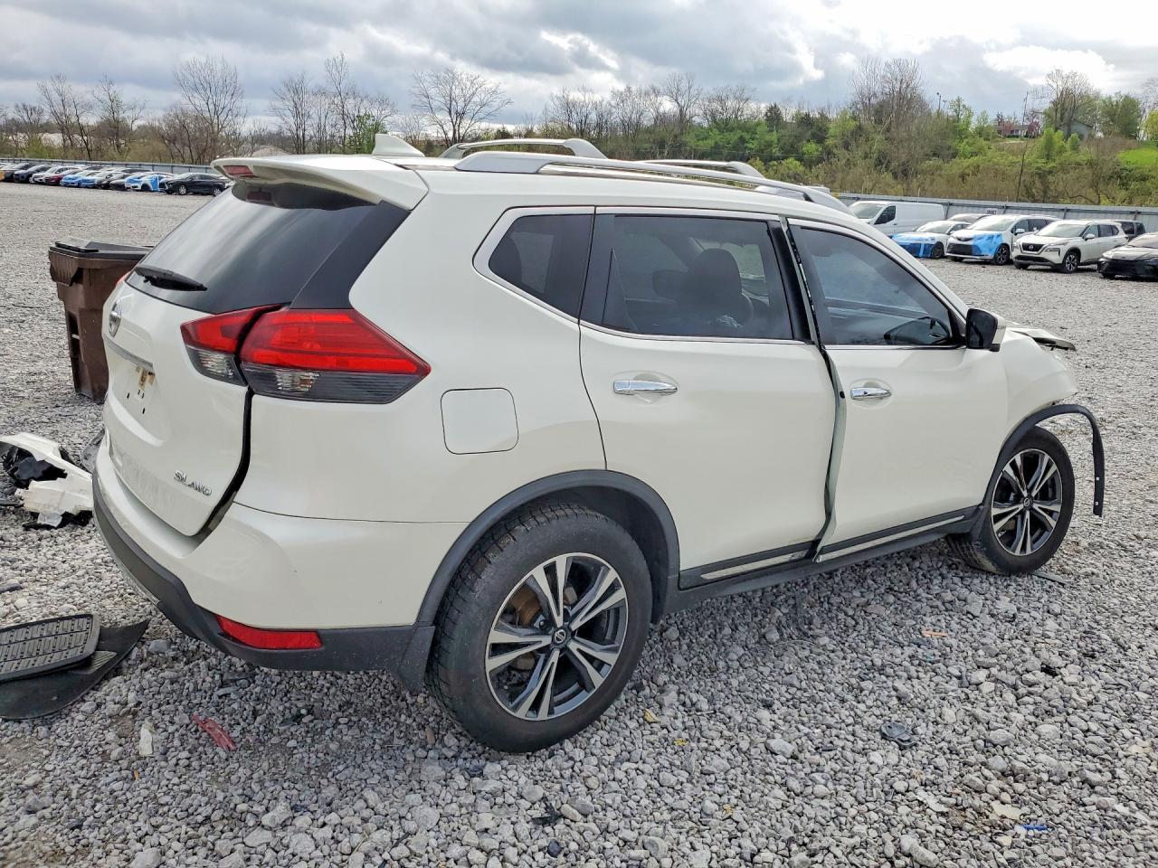 2017 Nissan Rogue S - Фото 3