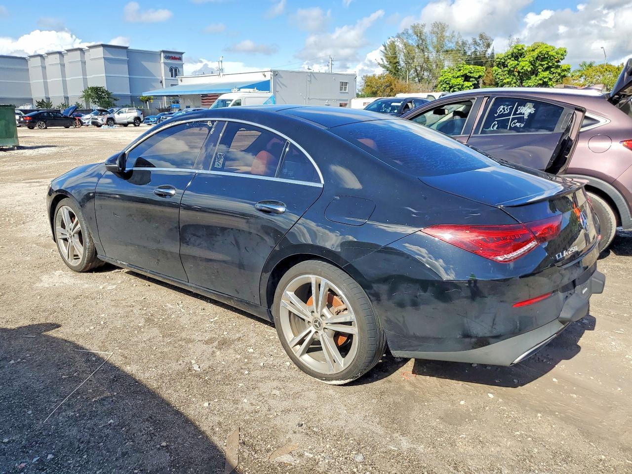 2021 Mercedes-Benz Cla 250 - Фото 2