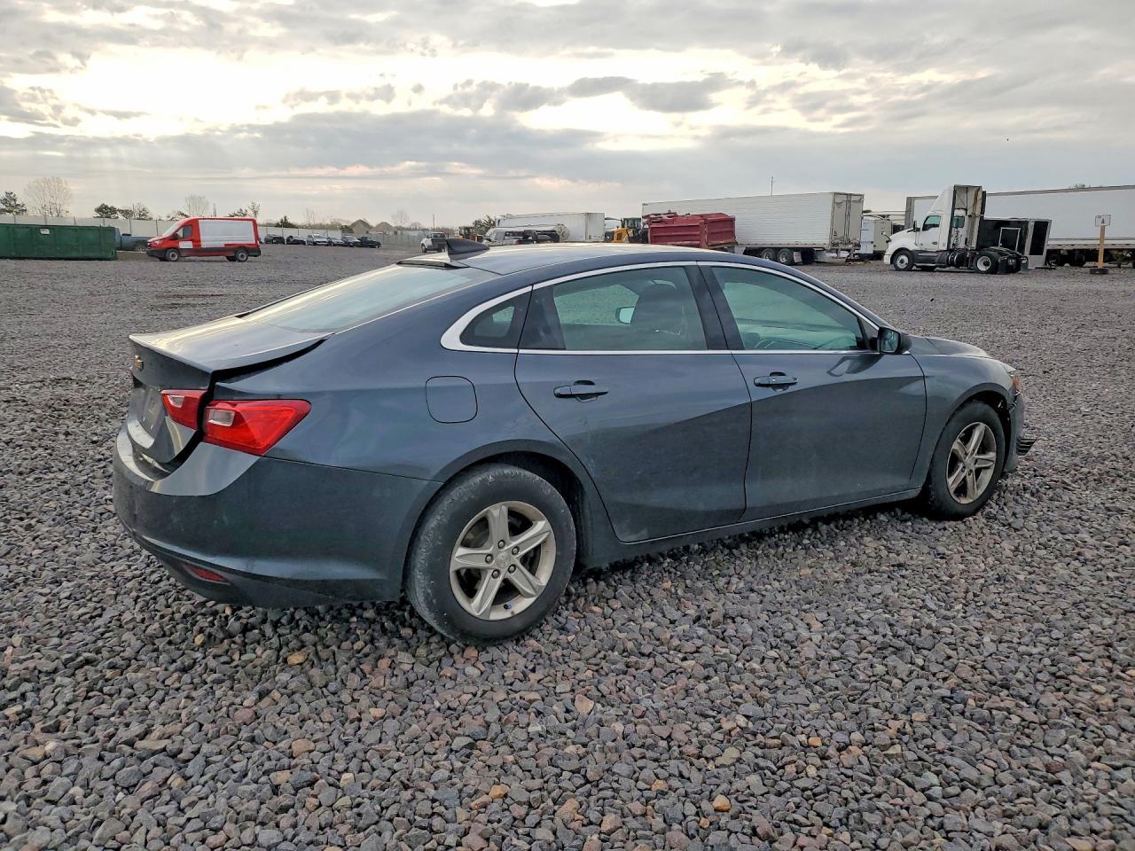 2020 Chevrolet Malibu Ls - Фото 3