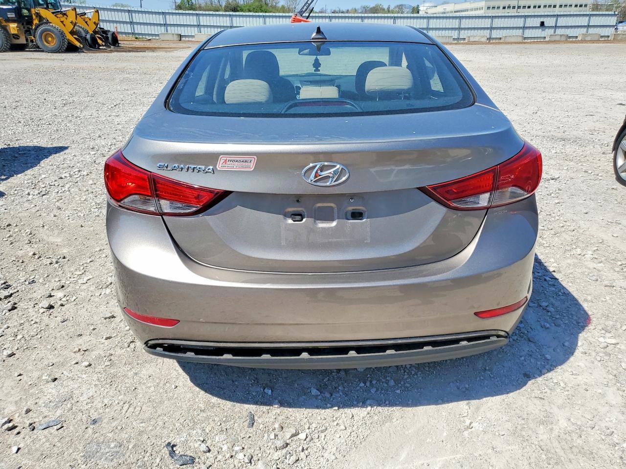 2016 Hyundai Elantra Se - Image 6