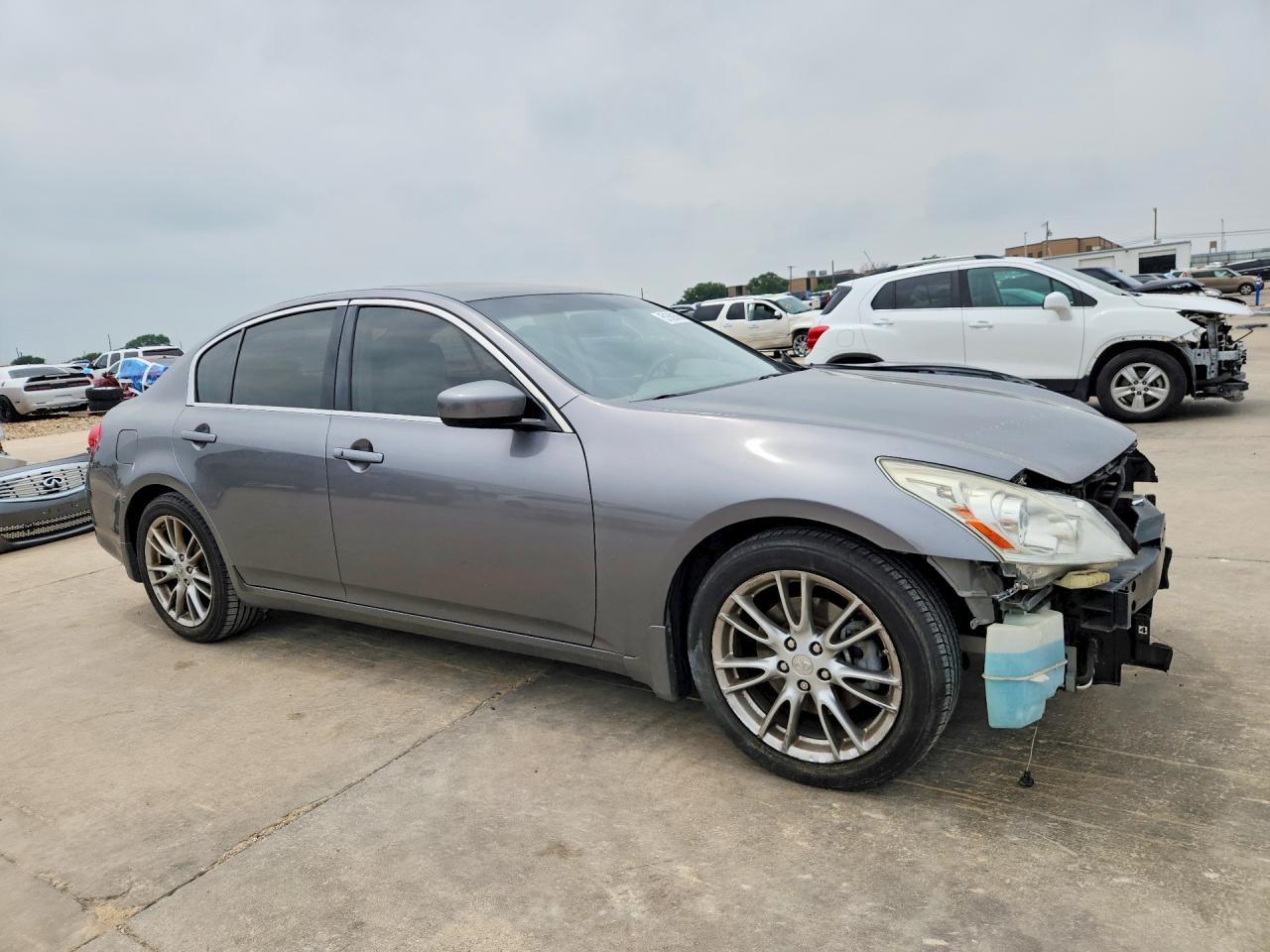 2011 Infiniti G37 Base - Фото 4