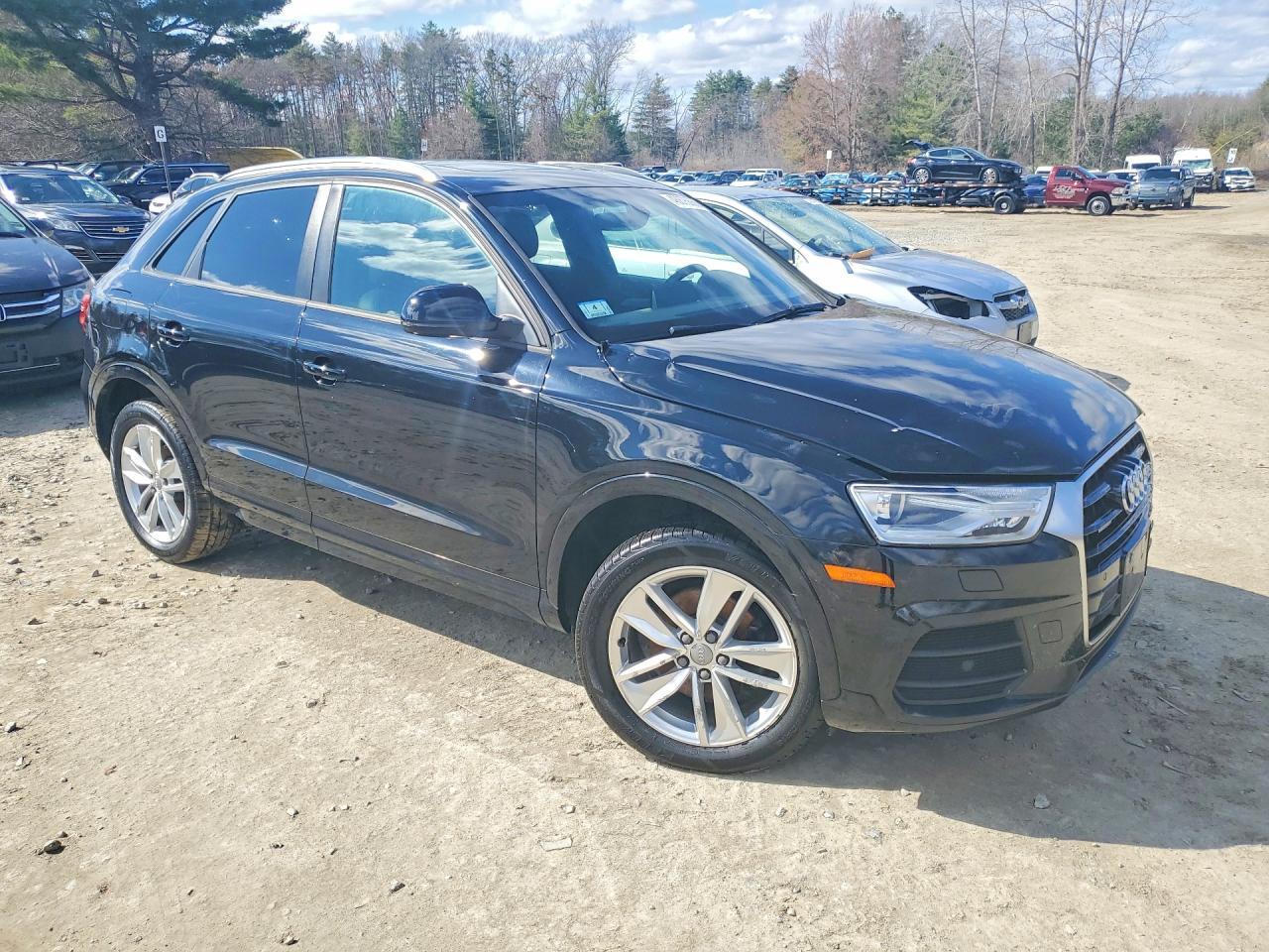 2017 Audi Q3 Premium - Image 4