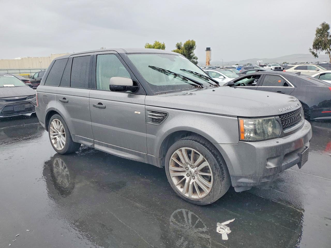2010 Land Rover Range Rover - Image 4