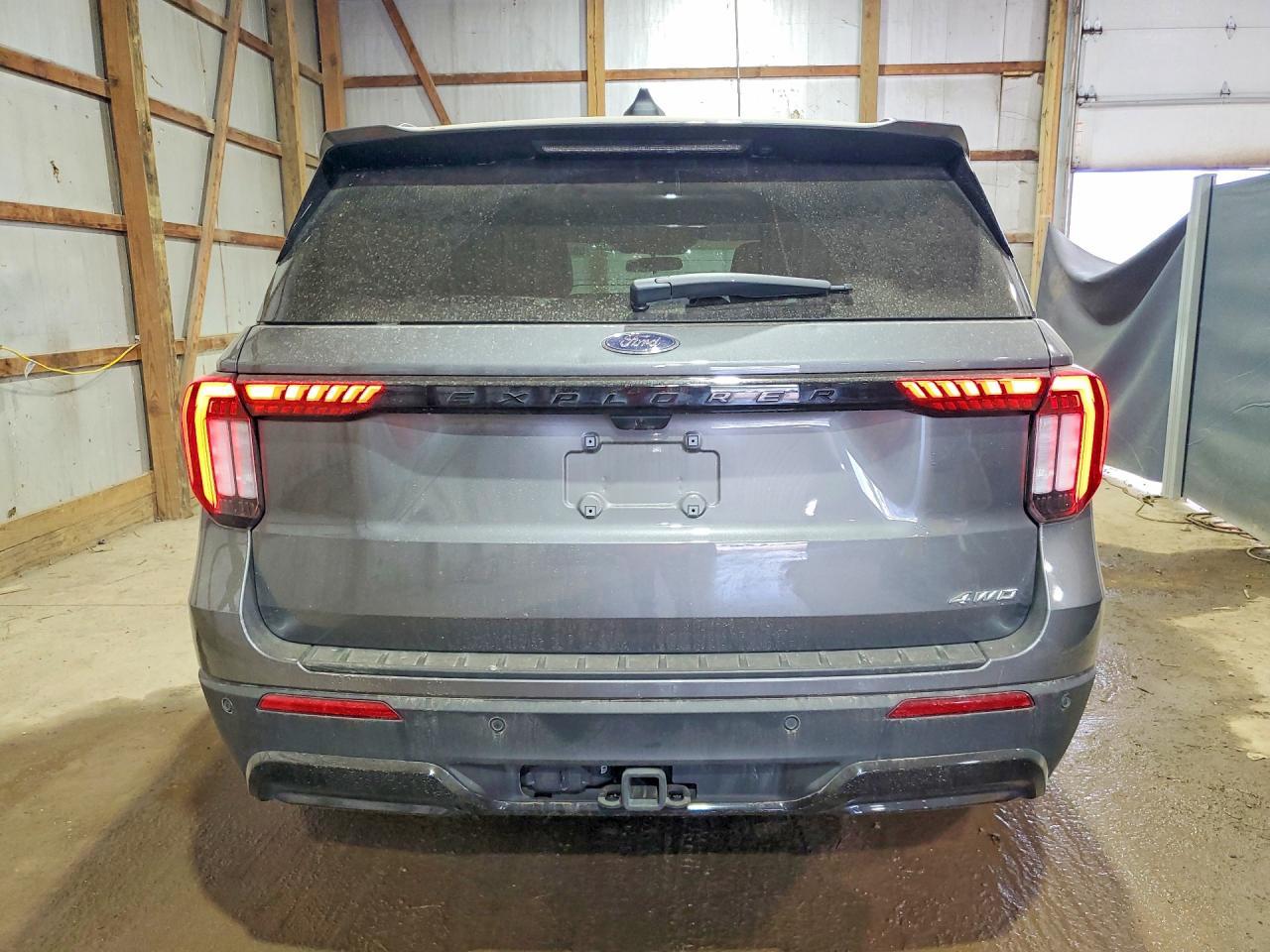 2025 Ford Explorer St-Line - Image 6