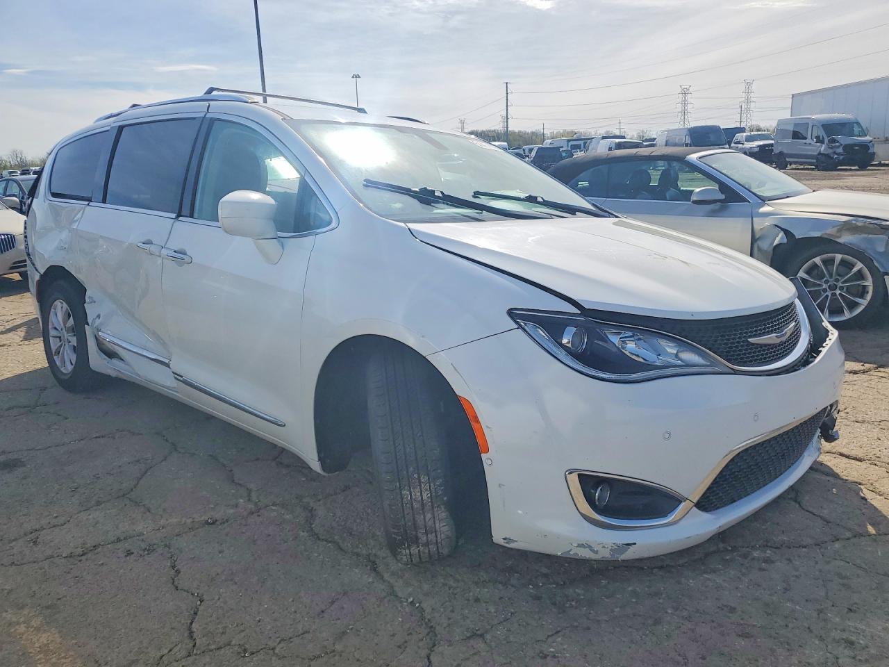 2019 Chrysler Pacifica Touring L - Фото 4