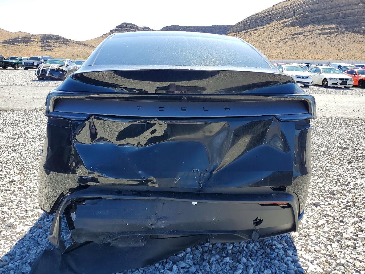 2026 Tesla Model Y - Фото 6