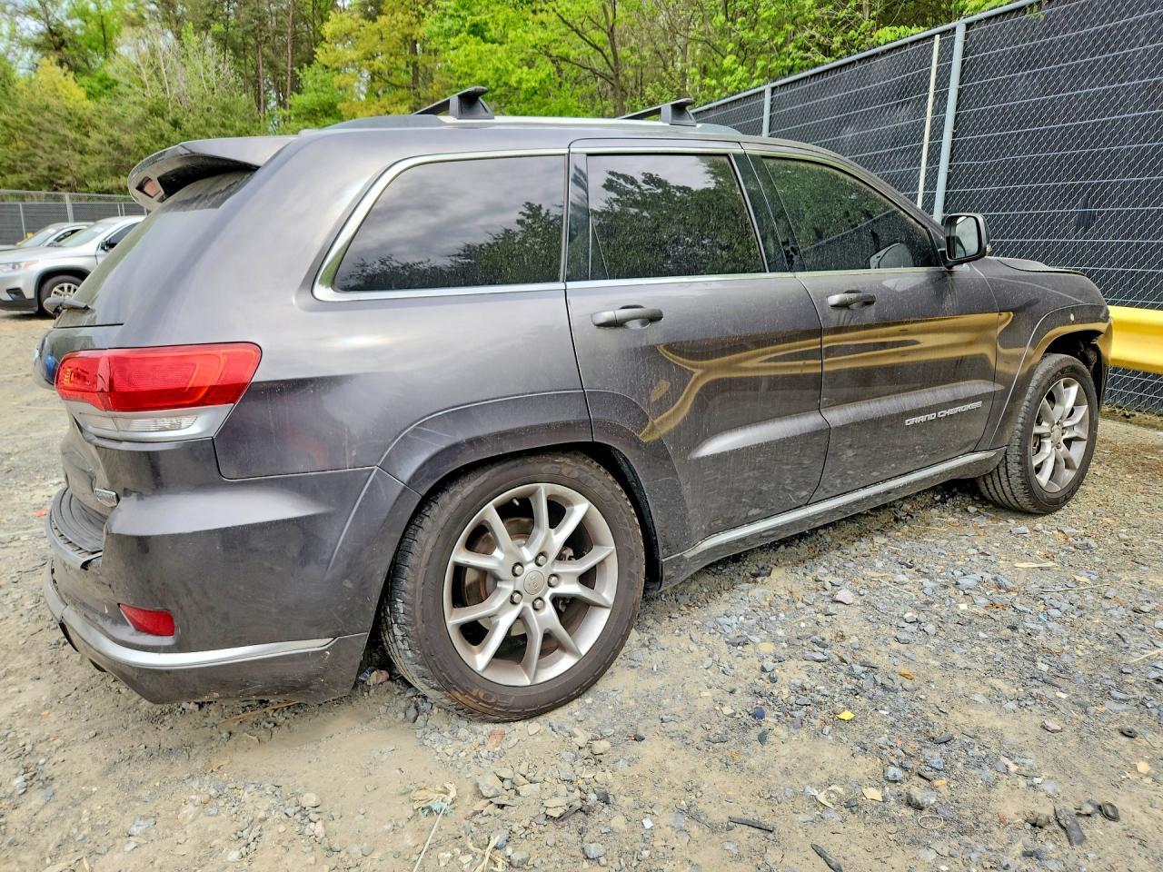 2015 Jeep Grand Cherokee Summit - Image 3