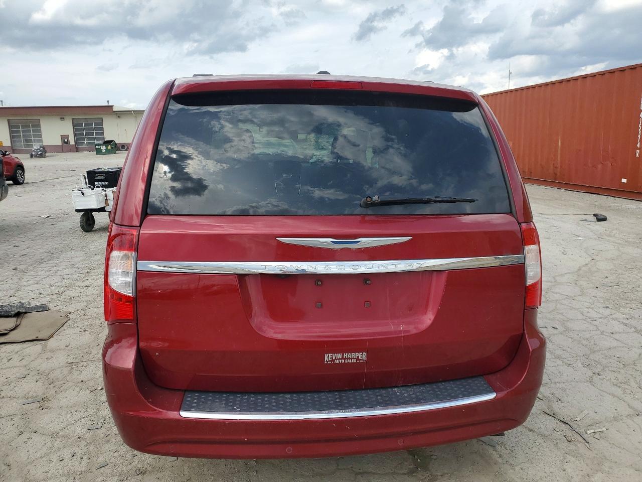 2016 Chrysler Town & Country Touring L - Фото 6