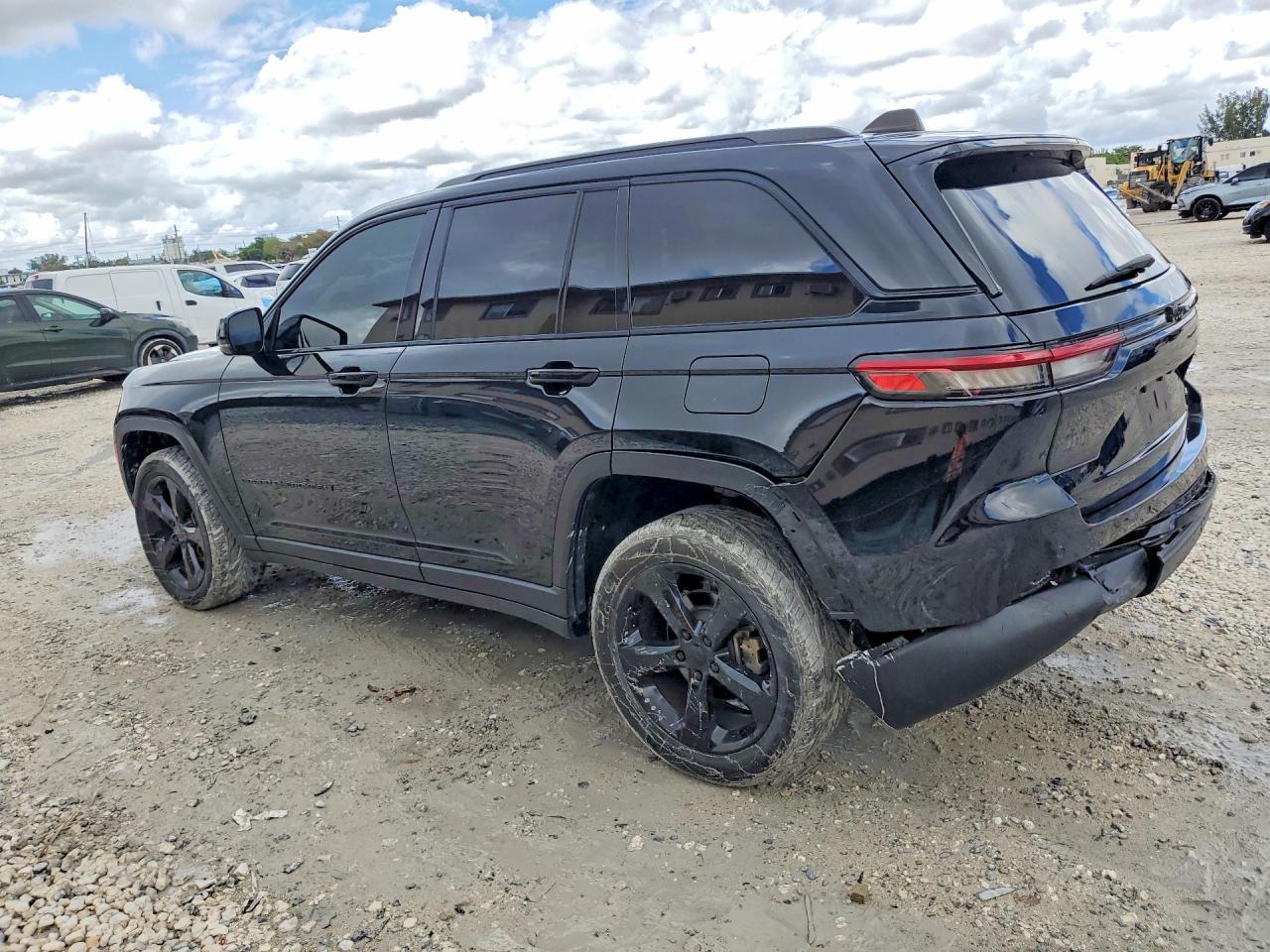 2023 Jeep Grand Cherokee Limited - Фото 2