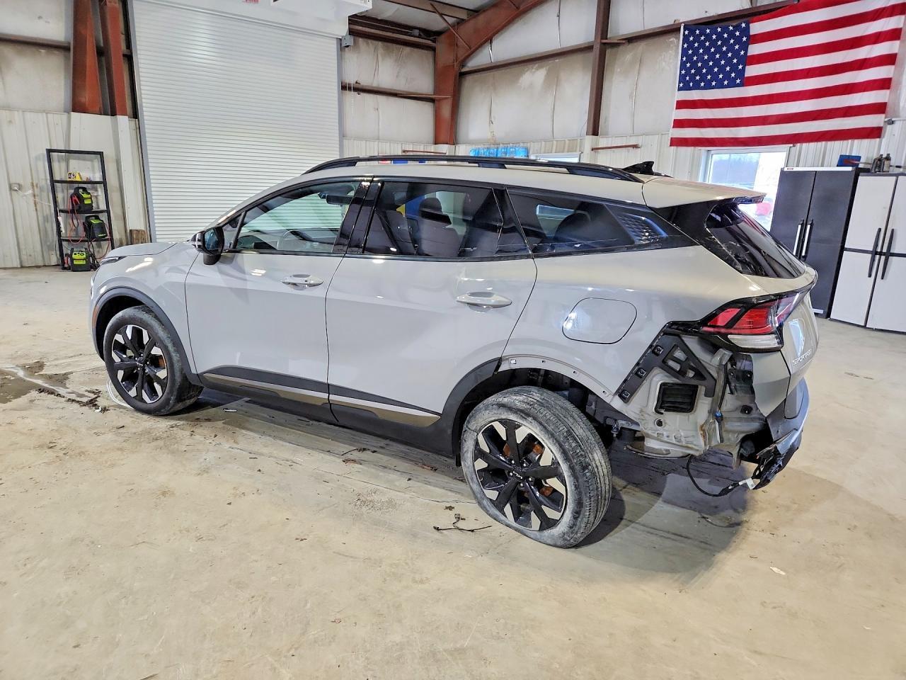2023 Kia Sportage X-Line - Image 2