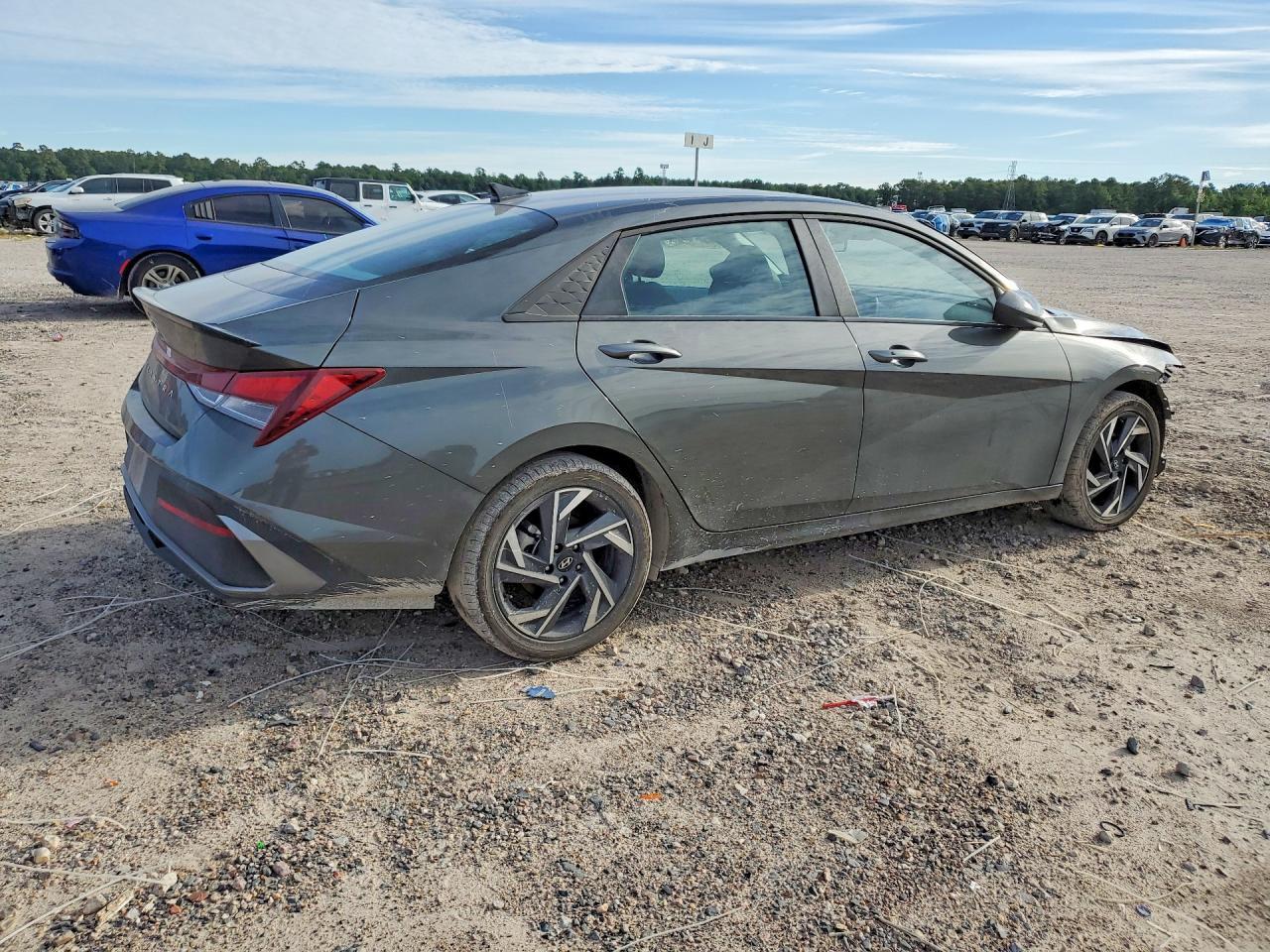 2025 Hyundai Elantra Sel Sport - Фото 3