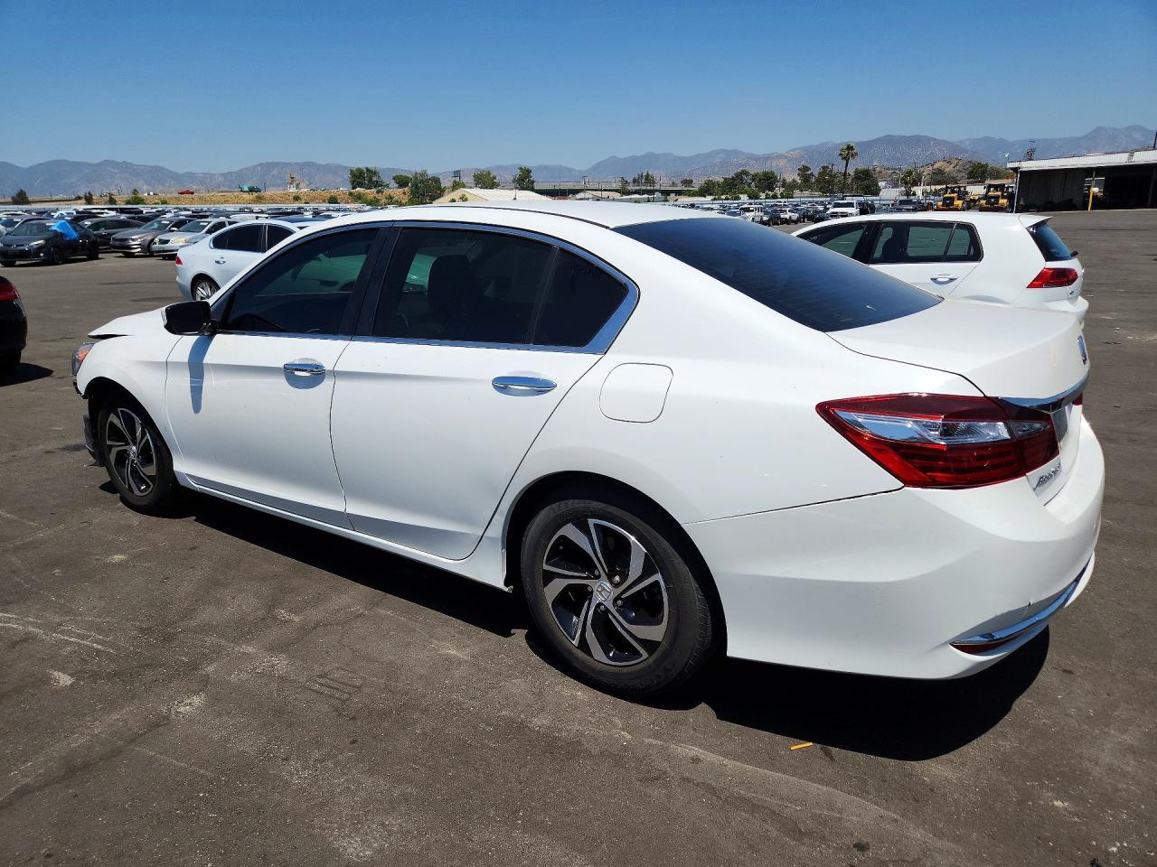 2017 Honda Accord Lx - Фото 2