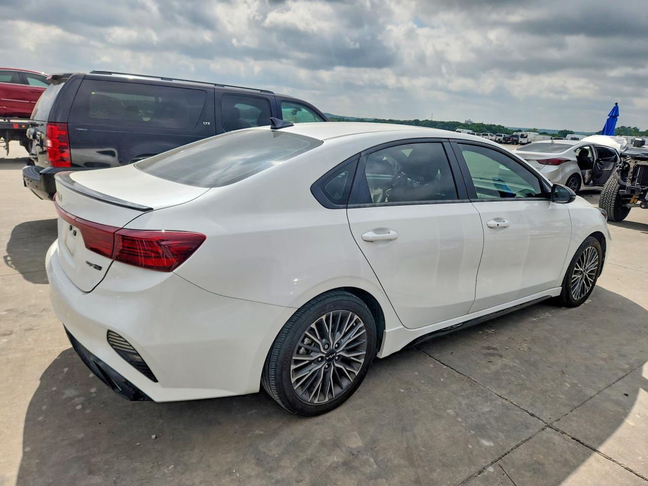 2024 Kia Forte Gt Line - Фото 3