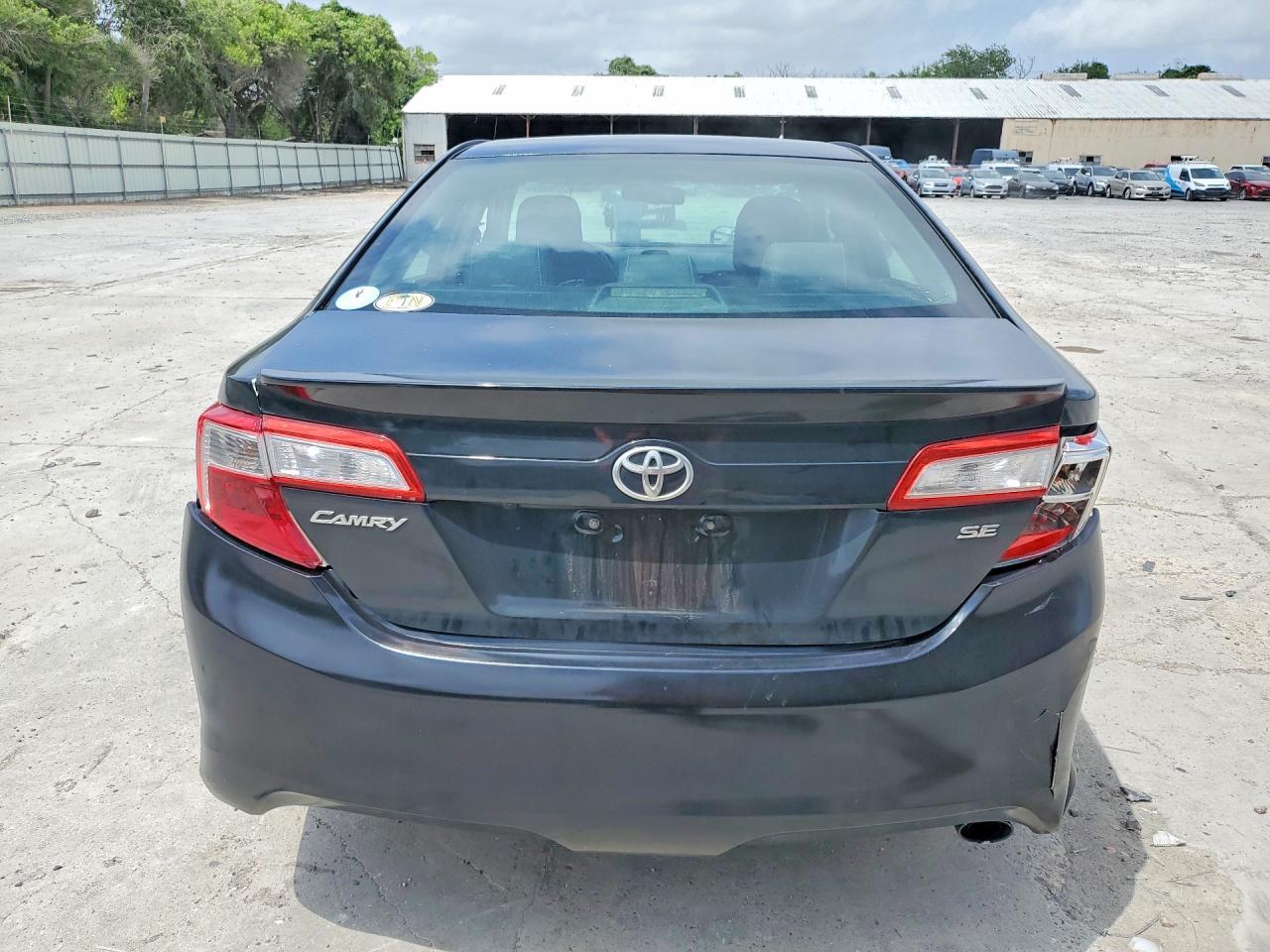 2014 Toyota Camry Se - Фото 6
