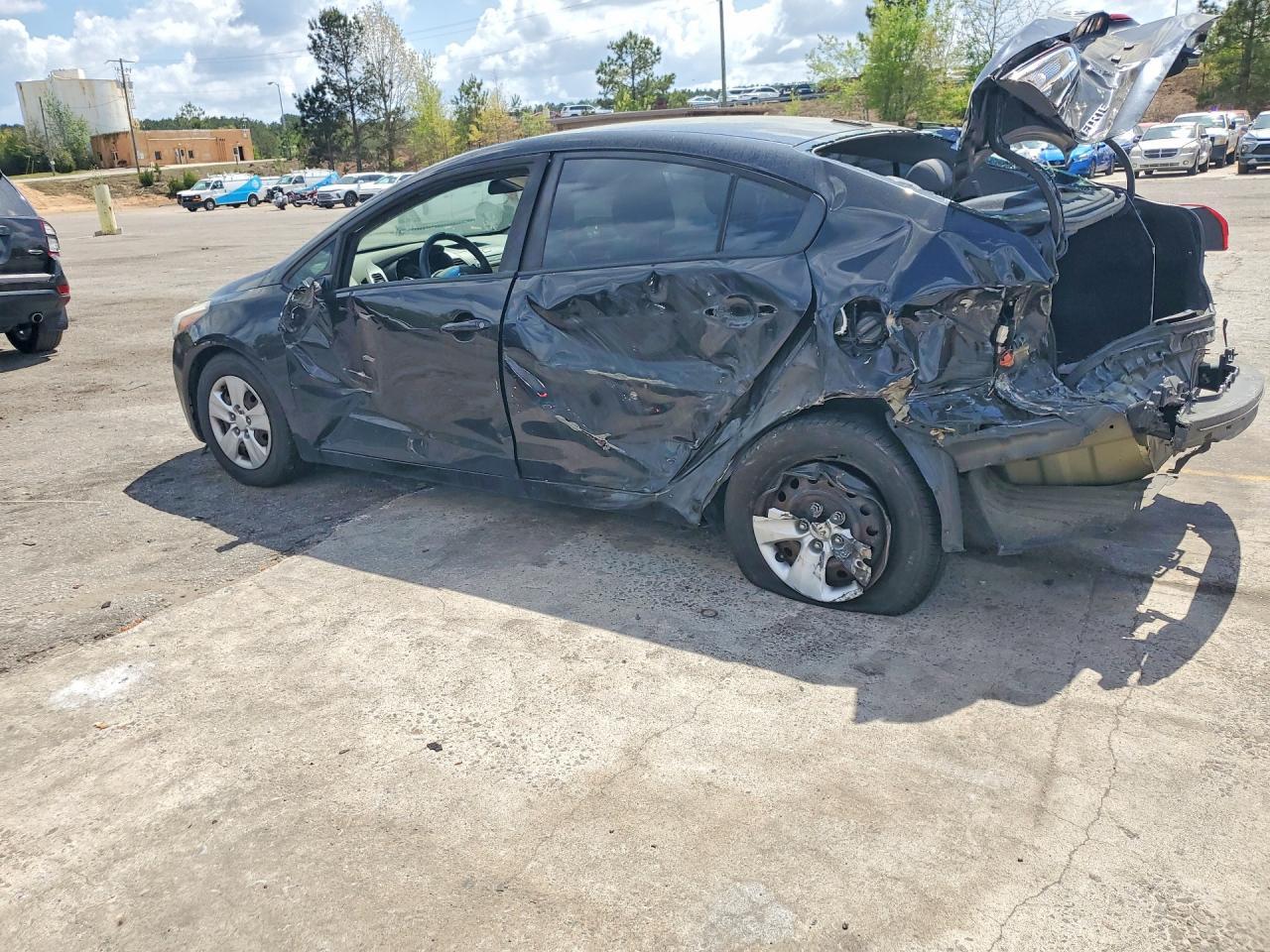 2017 Kia Forte Lx - Image 2
