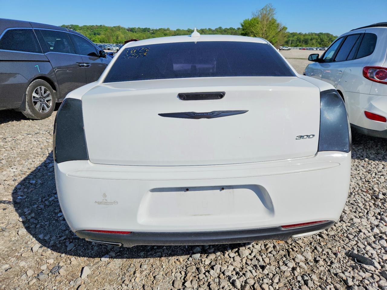 2021 Chrysler 300 Touring - Фото 6