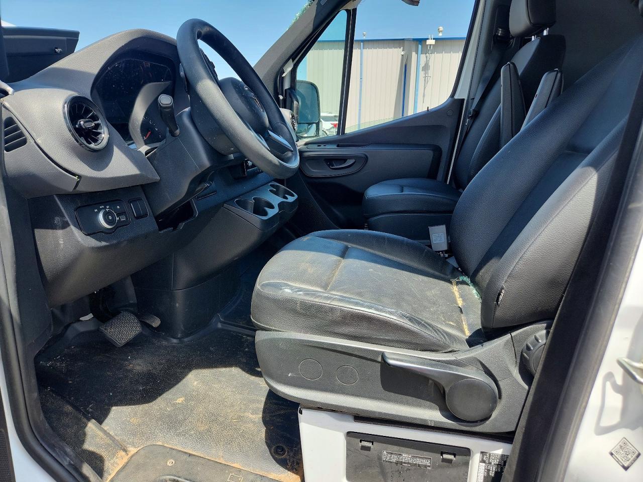 2023 Mercedes-Benz Sprinter 2500 Delivery Van - Фото 7