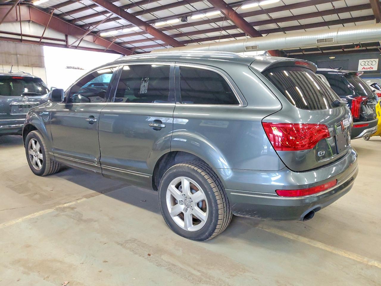 2015 Audi Q7 Premium Plus - Image 2