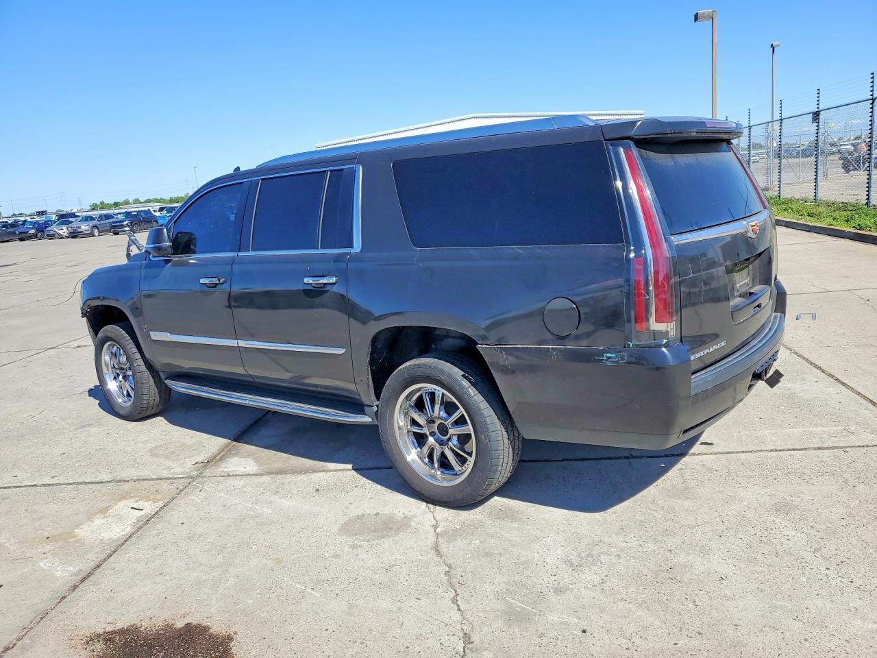 2020 Cadillac Escalade Esv Luxury - Image 2