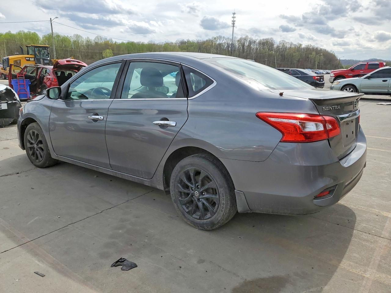2018 Nissan Sentra S - Фото 2