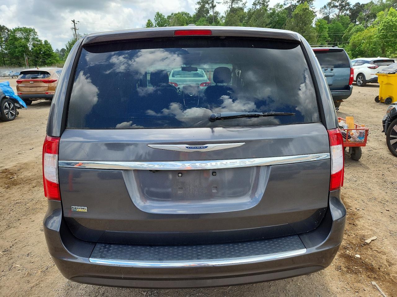 2016 Chrysler Town & Country Touring - Фото 6