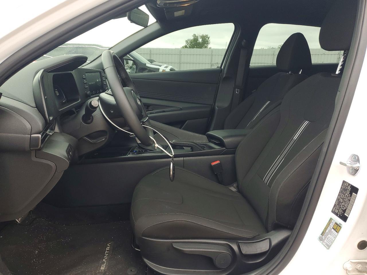 2025 Hyundai Elantra Sel Sport - Фото 7