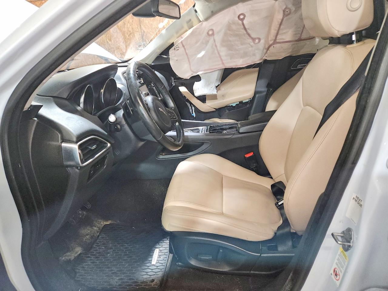 2018 Jaguar F-Pace Premium - Image 7