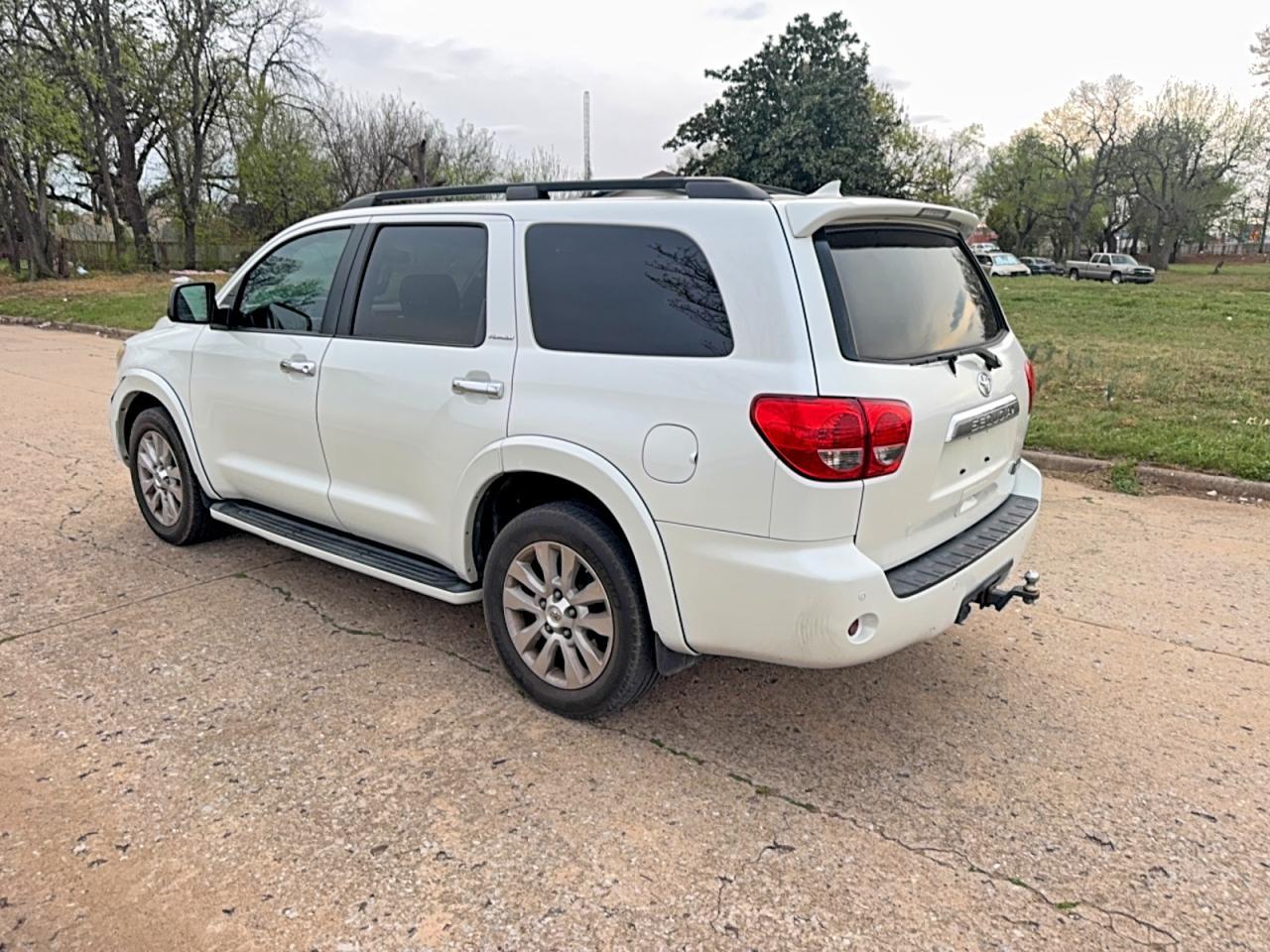 2014 Toyota Sequoia Platinum - Фото 3