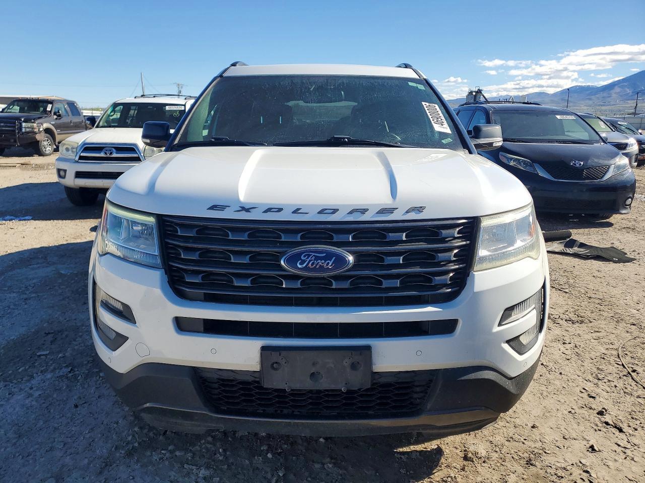 2017 Ford Explorer Xlt - Фото 5