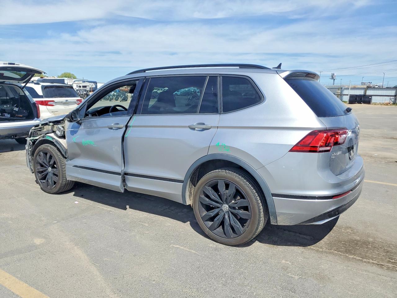 2020 Volkswagen Tiguan Se - Фото 2