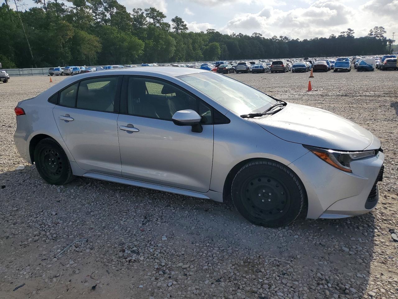 2022 Toyota Corolla Le - Image 4