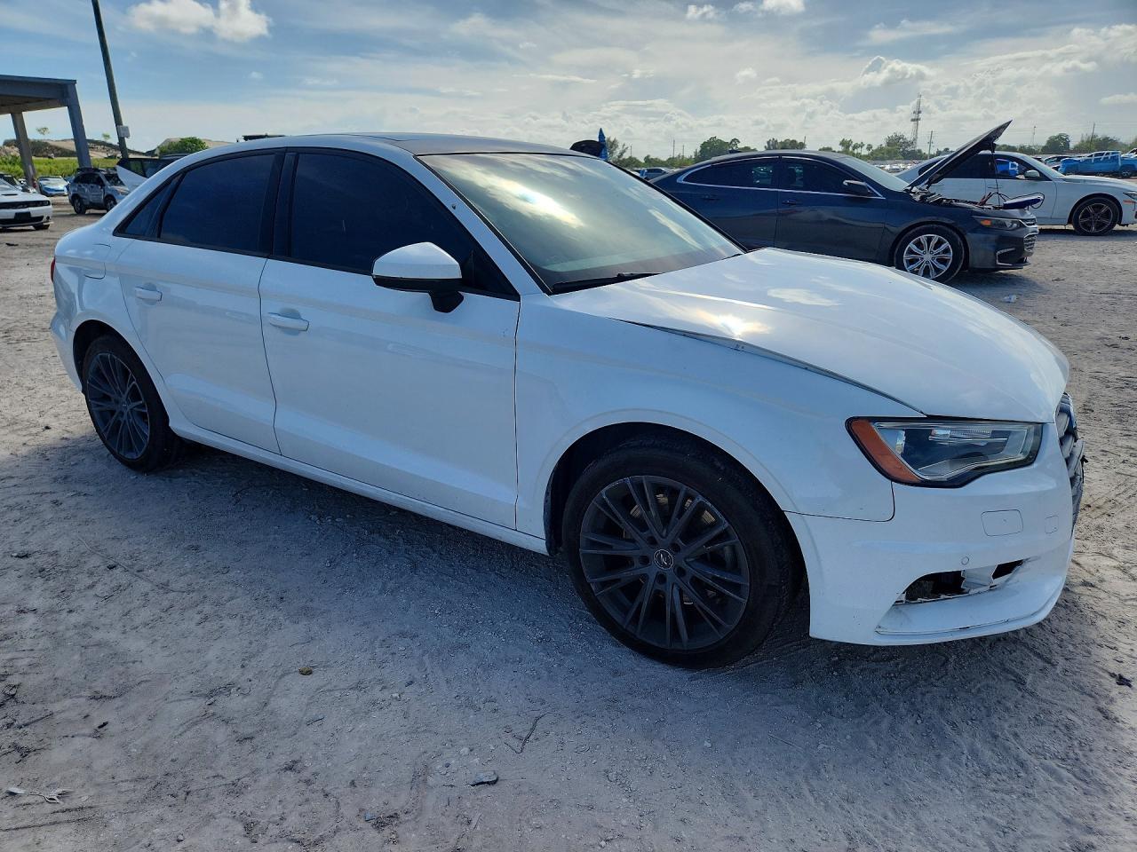 2016 Audi A3 Premium - Фото 4