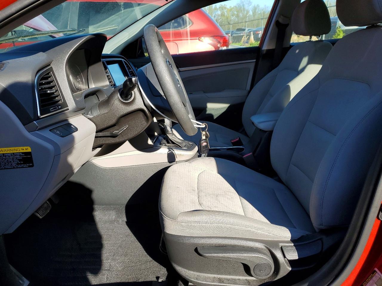 2017 Hyundai Elantra - Image 7