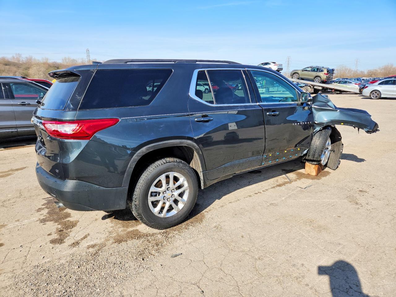 2021 Chevrolet Traverse Lt - Image 3