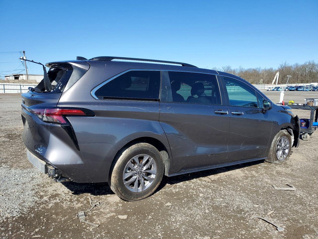 2022 Toyota Sienna Xle 7-Passenger - Фото 3
