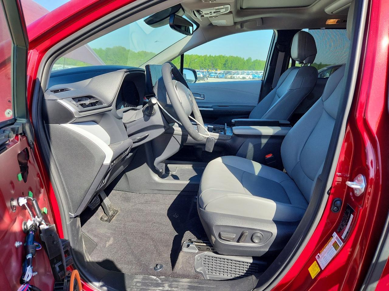 2025 Toyota Sienna Xle 8-Passenger - Фото 7