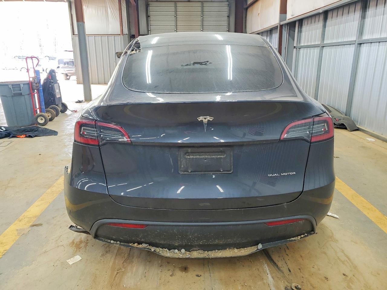 2024 Tesla Model Y - Фото 6