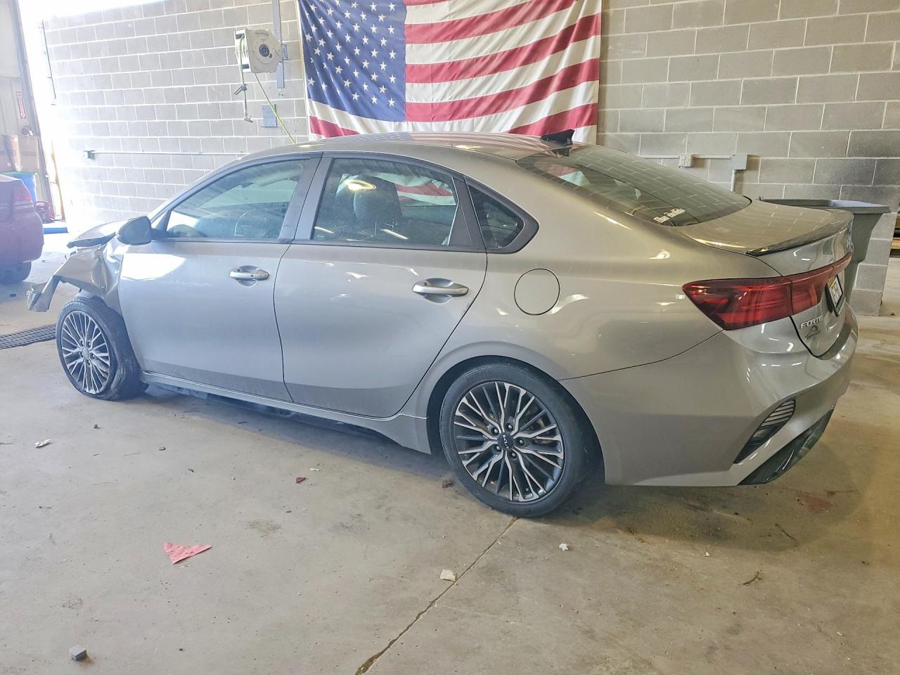 2024 Kia Forte Gt Line - Фото 2