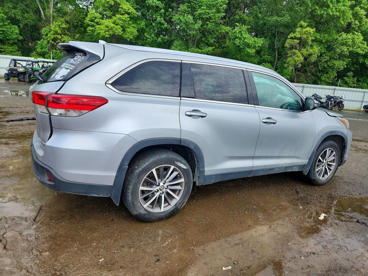 2019 Toyota Highlander Xle - Image 3