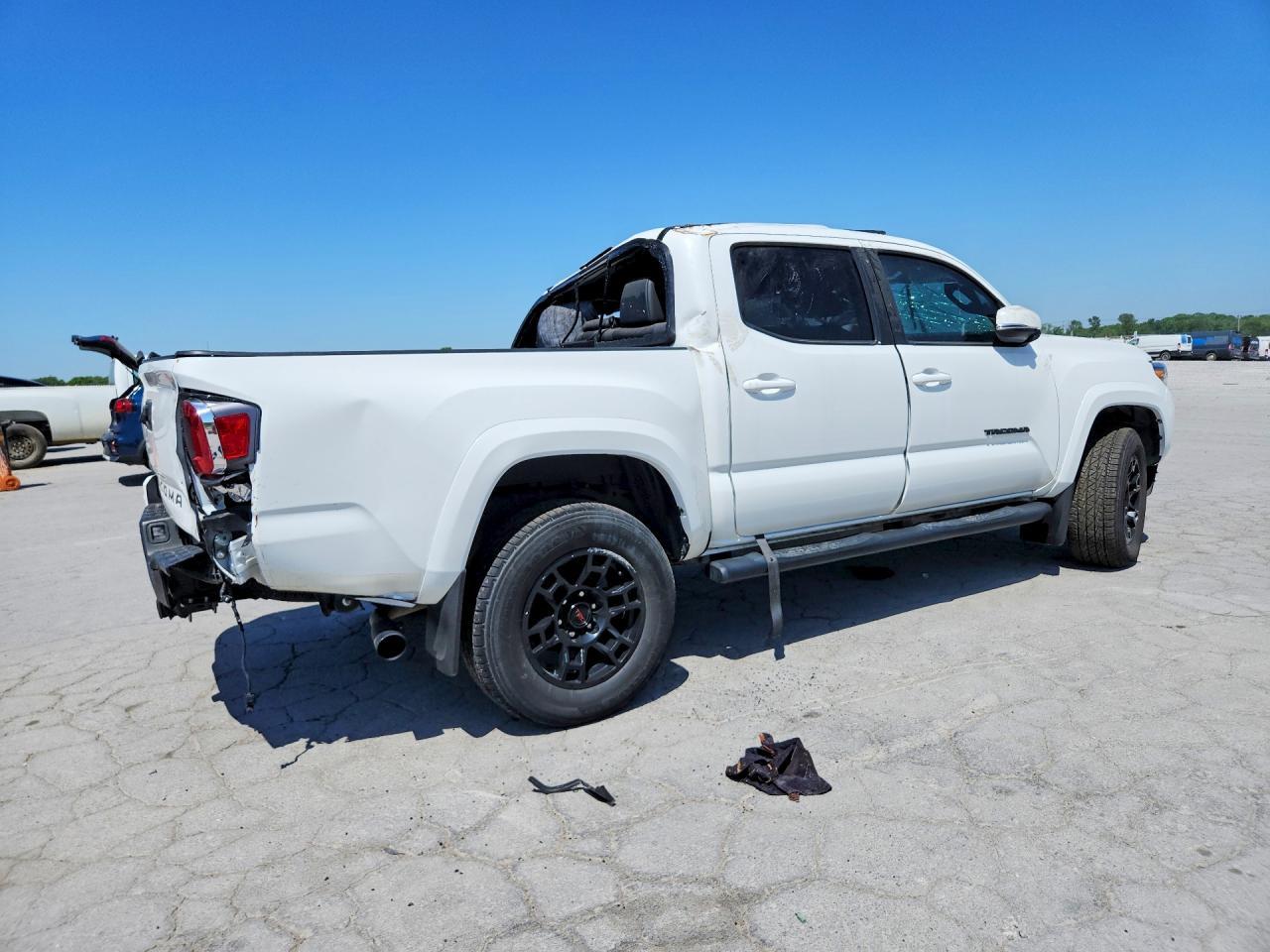 2022 Toyota Tacoma Trd Sport - Image 3