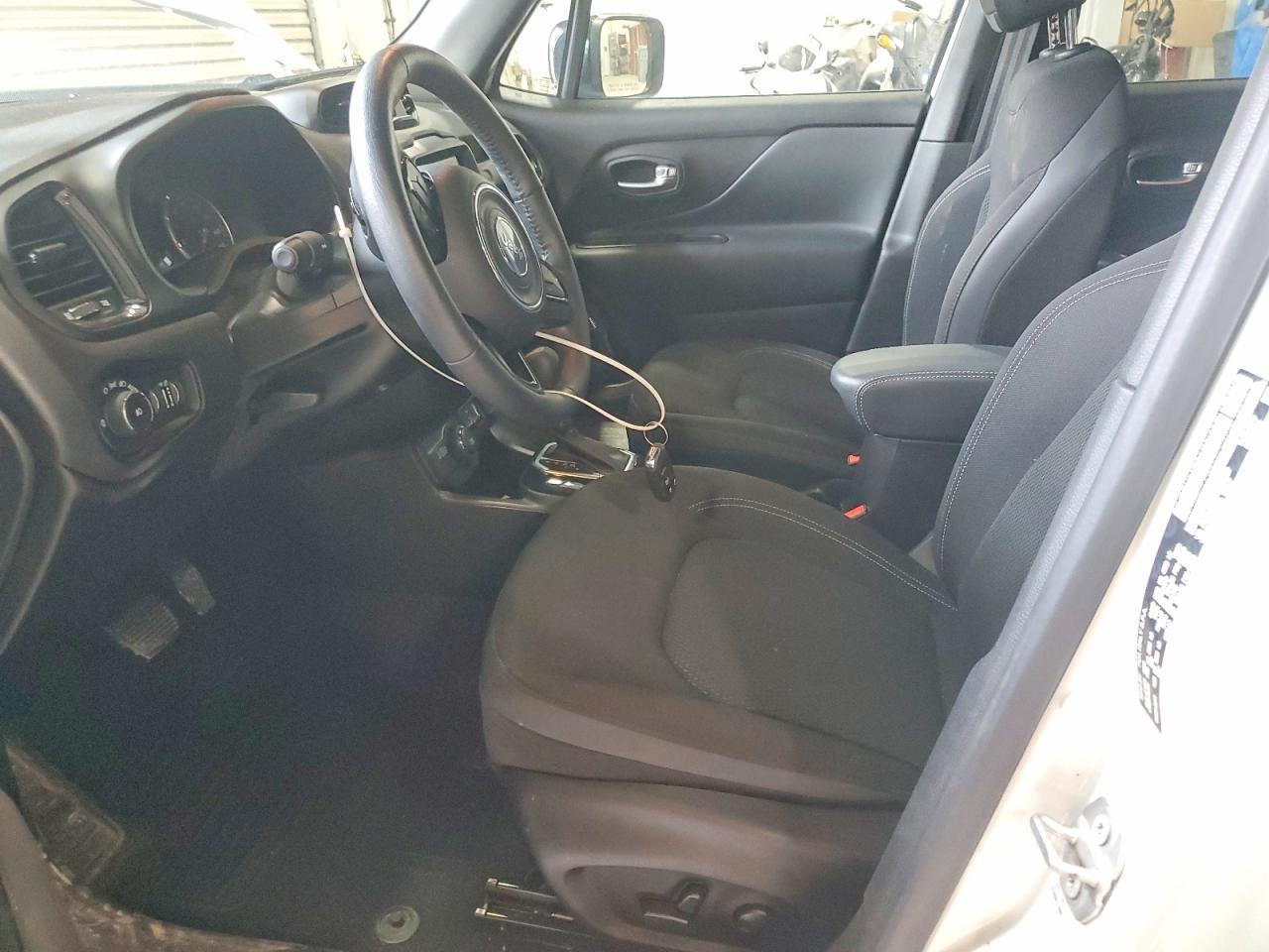 2022 Jeep Renegade Altitude - Image 7