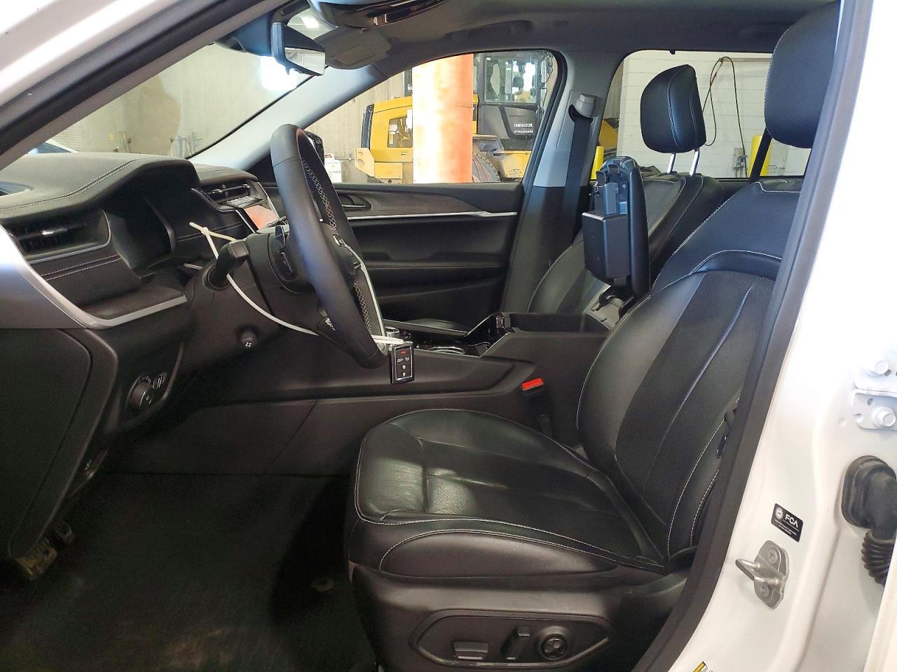 2023 Jeep Grand Cherokee Limited - Image 7