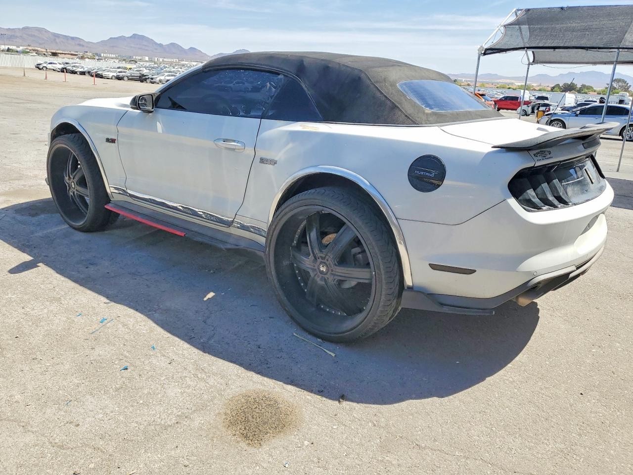 2019 Ford Mustang - Фото 2