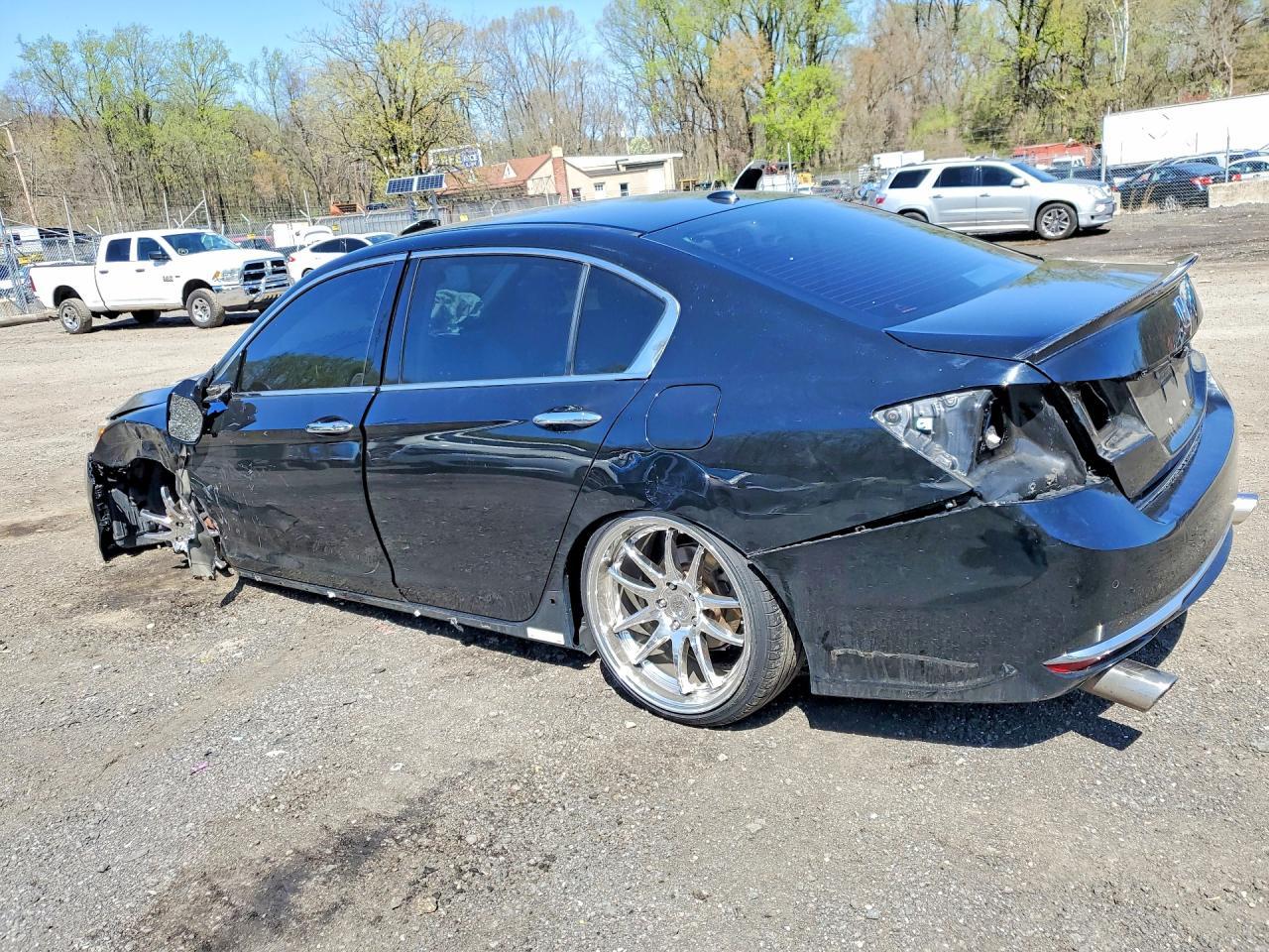2017 Honda Accord Touring - Фото 2