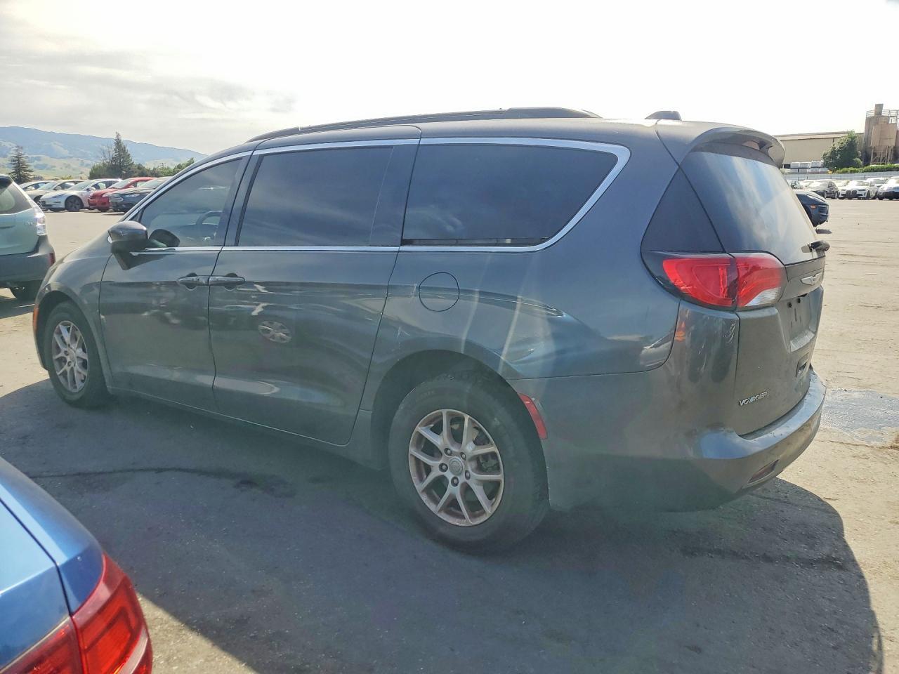 2020 Chrysler Voyager Lxi - Image 2