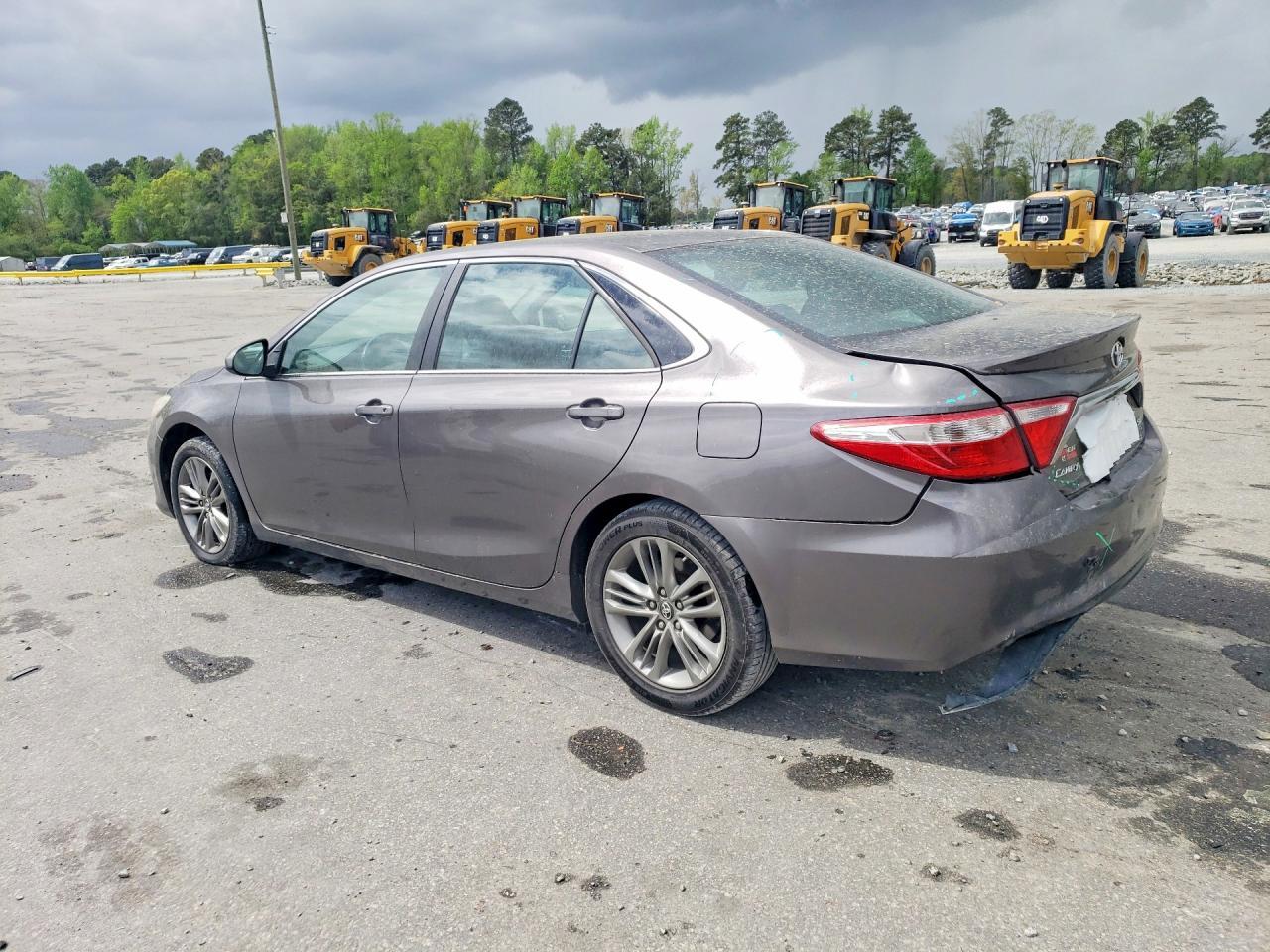 2017 Toyota Camry Se - Фото 2