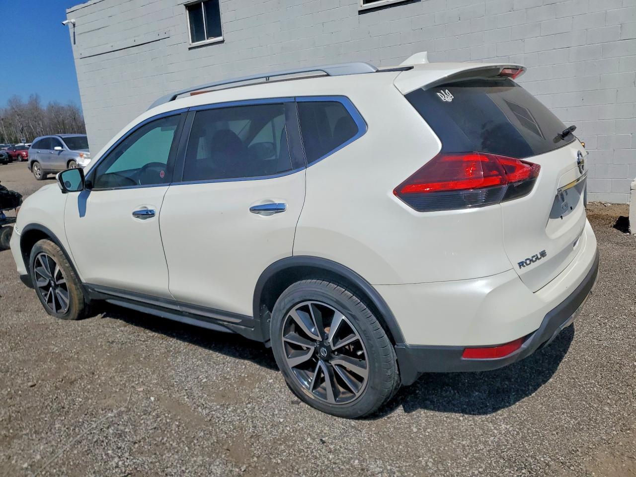 2017 Nissan Rogue Sv - Image 2